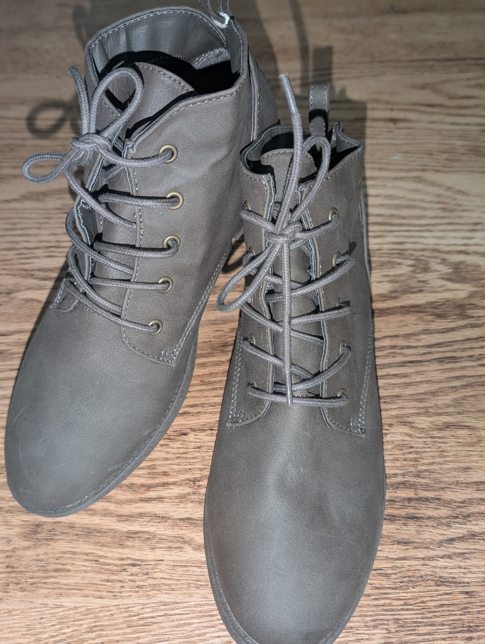 Women's Size 8.5 Lace Up Booties /Ankle Boots In Neutral Olive Green